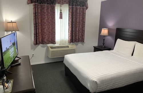 Winfield Hotel | Lake Country Inn