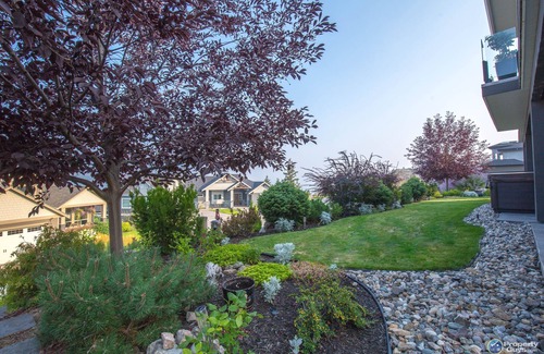 Central Okanagan House | Lake Country Wine, Dine, Golf & Ski #2