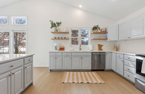 Nisswa Cabin | Lake Edward Retreat, Hot Tub, Game Rm, Mins to Nisswa