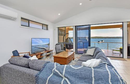 Coal Point House | Lake Escape