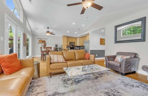 Lyman House | Lake Escape - Paddle Cove - 6 Bedrooms