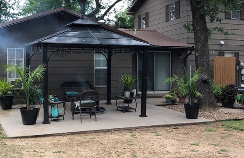 Eufaula House | Lake Eufaula Beach front home.relaxing, fishing, boating, and holiday retreat