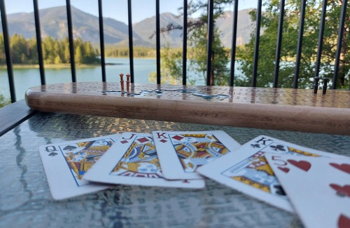 East Kootenay Ski Chalet | Lake front cabin on Tie Lake. Sleeps max 10. Ideal for 2 or 3 familes.