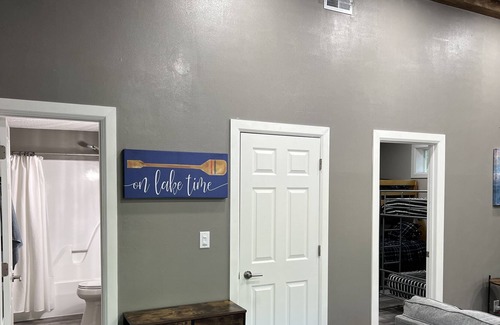 McColley Cabin | Lake Front Cabin with Dock & Lake Toys-Sunrise Beach