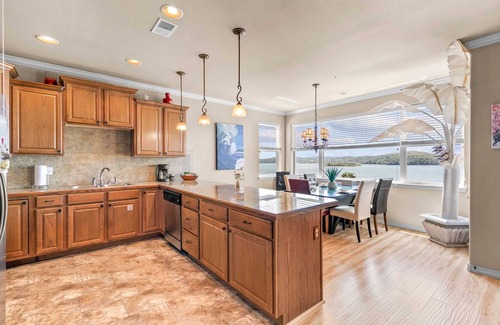 Hollister Condo | Lake Front Condo! Pet-Friendly, Adjacent Marina, Incredible Views -C-5