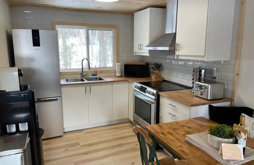 Irondale Cottage | Lake Front Cottage on Trooper Lake, Troy Hill Ont