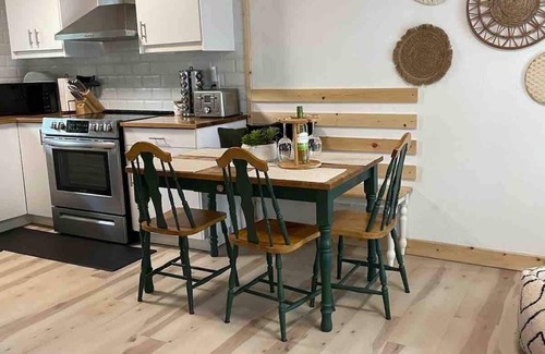 Irondale Cottage | Lake Front Cottage on Trooper Lake, Troy Hill Ont