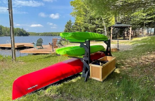 Irondale Cottage | Lake Front Cottage on Trooper Lake, Troy Hill Ont