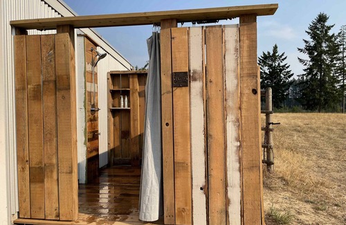 Black Creek RV Rental | Lake Front Farm Glamping & Sauna Experience