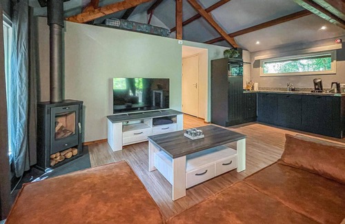 Heiakker House | Lake front home in Grathem with kitchen