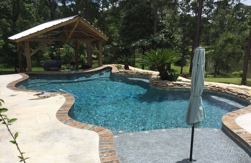Brookeland House | Lake front home with swimming pool!