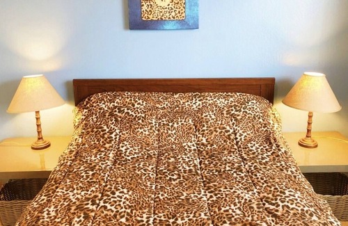 Lake Area House | Lake front; New 65 smart TV;New refrigerator; New dishwasher