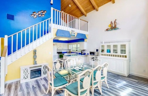 Putnam Hall House | LAKE FRONT PROPERTY WITH BEACH, DOCK AND GAME ROOM, 30 MIN TO GAINSVILLE