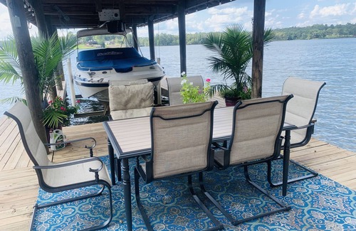 Stemley Cabin | Lake Front Retreat! Sunset Escape on Logan Martin Lake!