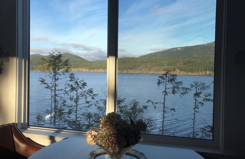 Port Alice Cottage | Lake front tiny house