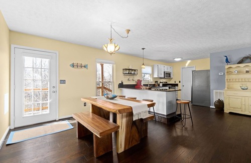 Stewart House | Lake front with private dock & boat ramp