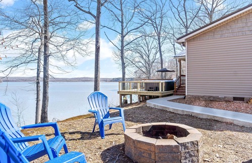 Stewart House | Lake front with private dock & boat ramp
