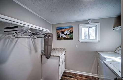 Ludlow House | Lake Harbor Landing - Cozy Cottage on the Rez