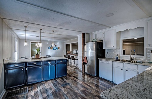 Ludlow House | Lake Harbor Landing - Cozy Cottage on the Rez