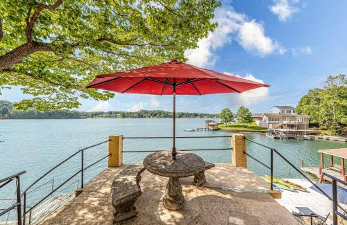 Hickory House | Lake Hickory Trio 1 BR Pink Unit