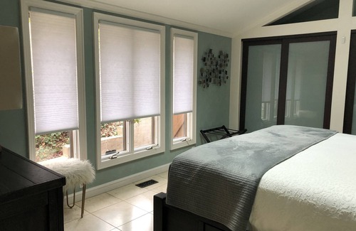 Hickory House | Lake Hickory - Views Galore In Quiet Cove