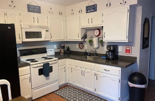 Tonto Basin House | Lake House Cabin is less than 3 Miles from the Roosevelt Lake