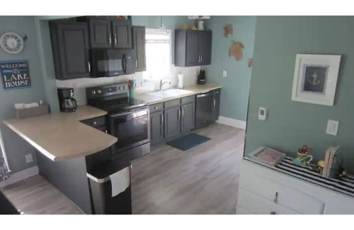 Prosperity Cottage | Lake House Cottage - Private Ramp, Dock & Beach, Great Fishing