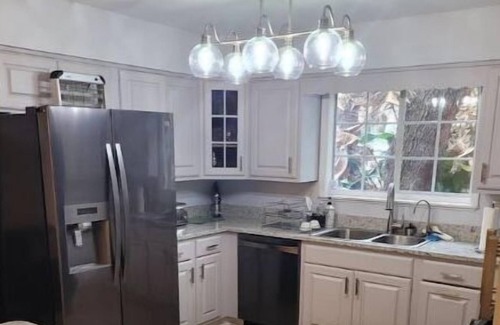 Edgar House | Lake House Escape on a private lake