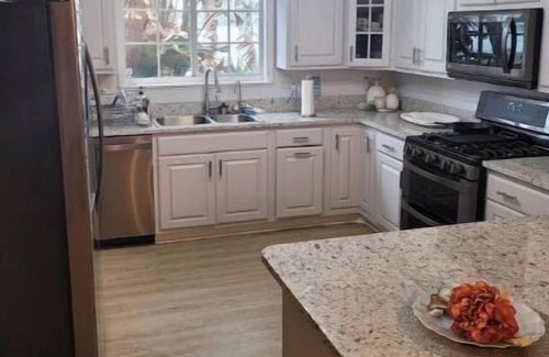 Edgar House | Lake House Escape on a private lake