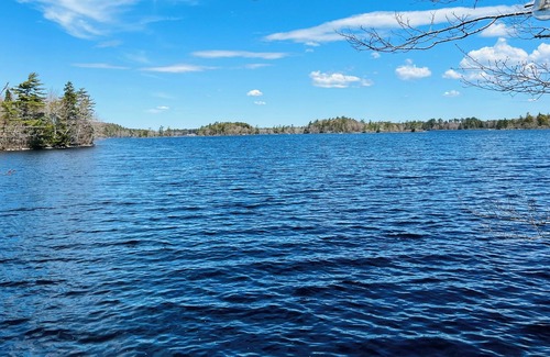 Lower Ohio House | Lake House Retreat