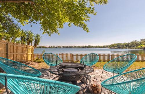Orlando House | Lake House Retreat Near Downtown, Disney, Universal Studios and Airport