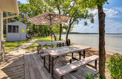Nisswa House | Lake Hubert Cabin with Private Deck and Boat Dock