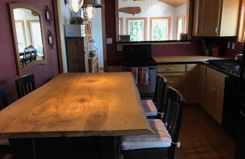 Seguin Cottage | Lake Joseph 3 Bedroom Cottage and Bunkie