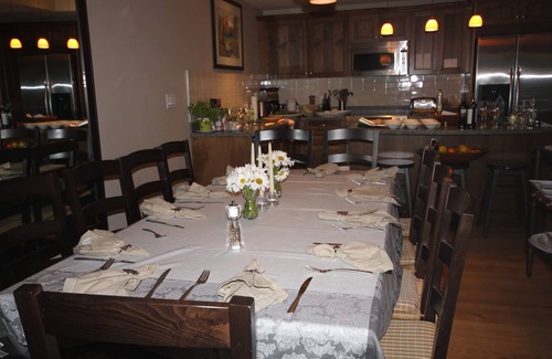 Seguin Cottage | Lake Joseph Luxury 2-Story Condo Home