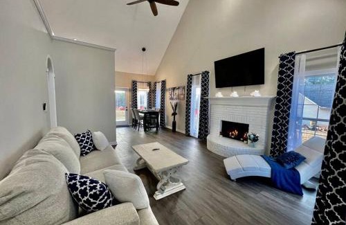 Gainesville House | Lake Lanier House 1