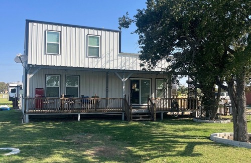Eastland Cabin | Lake Leon Cozy Cabin and RV park