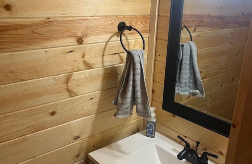 Eastland Cabin | Lake Leon Cozy Cabin and RV park