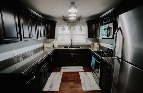 Newville House | LAKE LIFE! AMAZING HOME FOR A GETAWAY! BOOK 3 NIGHTS GET 4TH FREE!