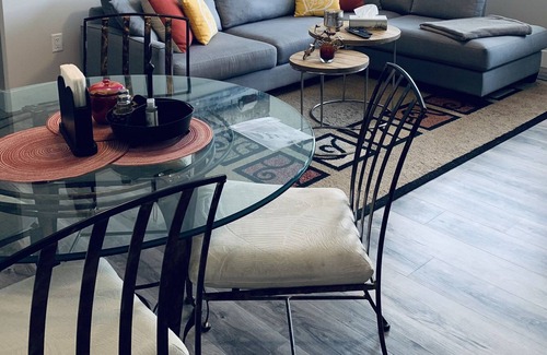 Central Okanagan House | Lake life house by the beach. Paddle, swim and ride.