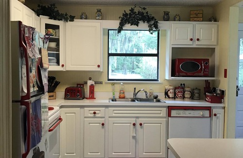 Melrose House | Lake living close to Gainesville, UF Health and University of Florida