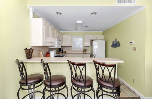 Dadeville Condo | Lake Martin Retreat – Stunning Views, Heated Pool & Private Beach
