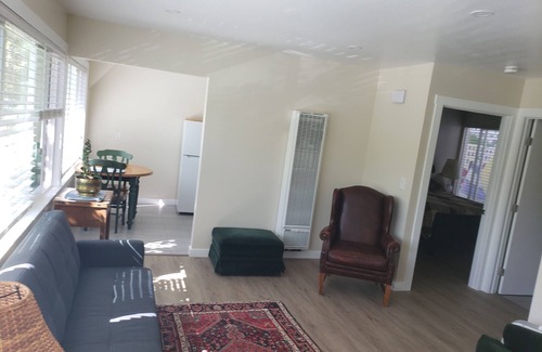 Grand Lake Apartment | Lake Merritt One Bedroom # 2 No stairs