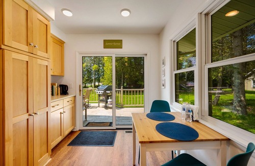 Baileys Harbor House | Lake MI Sunrises | Walk to Town | Fireside Nights