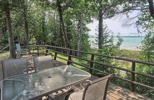 Northport Cottage | Lake Michigan Lake Front Cottage/Beautiful Sunsets/Northport/Cathead Bay/Beach
