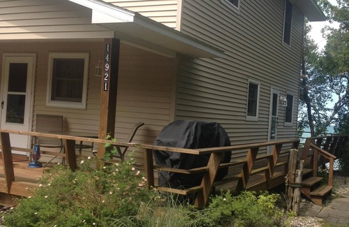 Northport Cottage | Lake Michigan Lake Front Cottage/Beautiful Sunsets/Northport/Cathead Bay/Beach