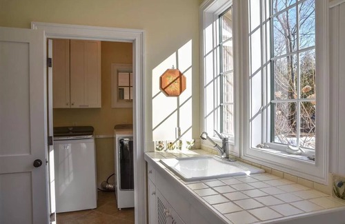 Harbor Springs House | Lake Michigan Luxury Lake House with 5 private bedroom suites