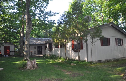 Good Hart Cottage | Lake Michigan Sunset View Cottage, Tunnel of Trees, Good Hart. Easement to Lake.