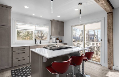 Montague House | Lake Michigan Views: Solarium & Cozy Fireplace