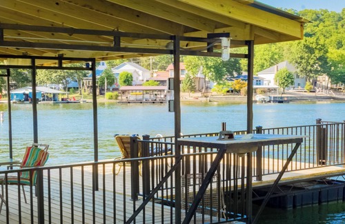Sunrise Beach House | LAKE OF THE OZARKS-SPRING FISHING NOW- GREAT PLACE TO RELAX AND PLAY.