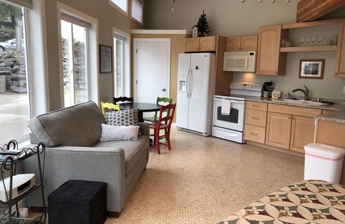 Polson Apartment | Lake Place Cottage on Flathead Lake